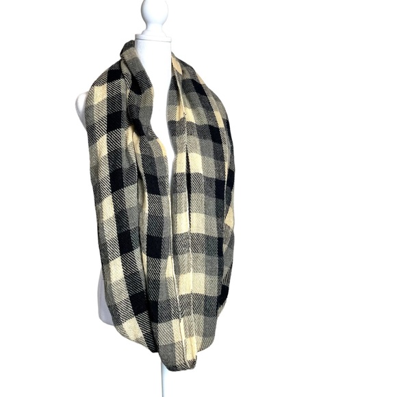 Pair of Vintage Scarves Buffalo Check & Sherpa - OS - Picture 6 of 9